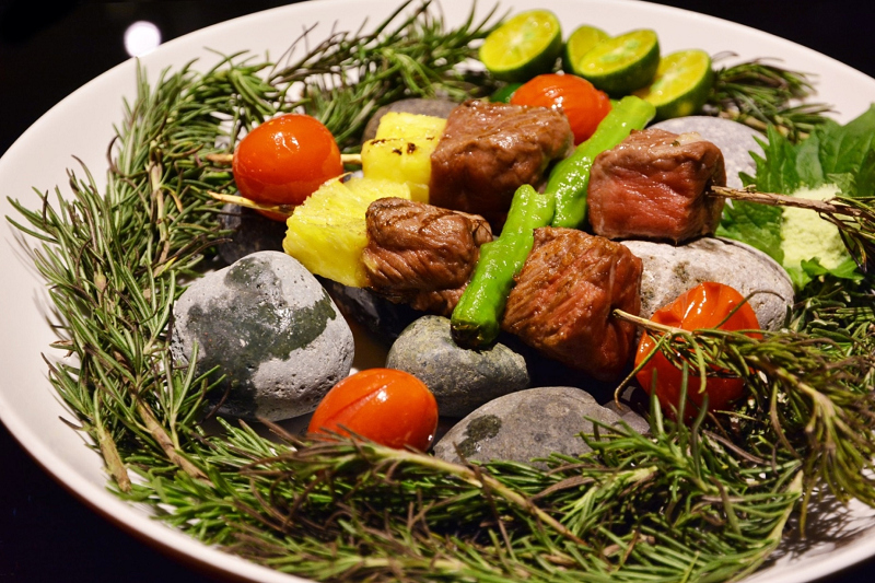 君品雲軒沖繩美食節，一次品嚐海陸好滋味，盡享和牛夜光貝。
